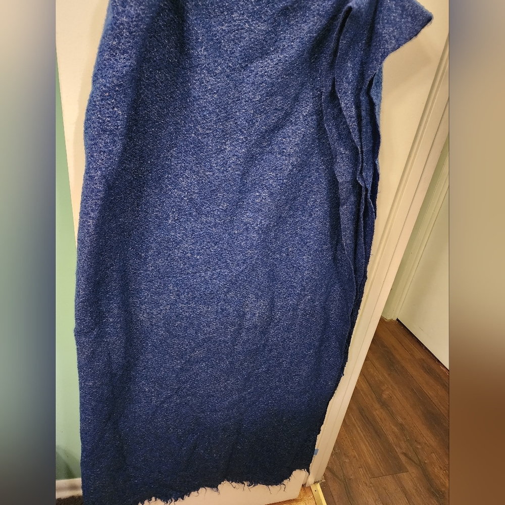 Vintage LOOMED fringed Beautiful soft Blue wool blanket 89"x57"